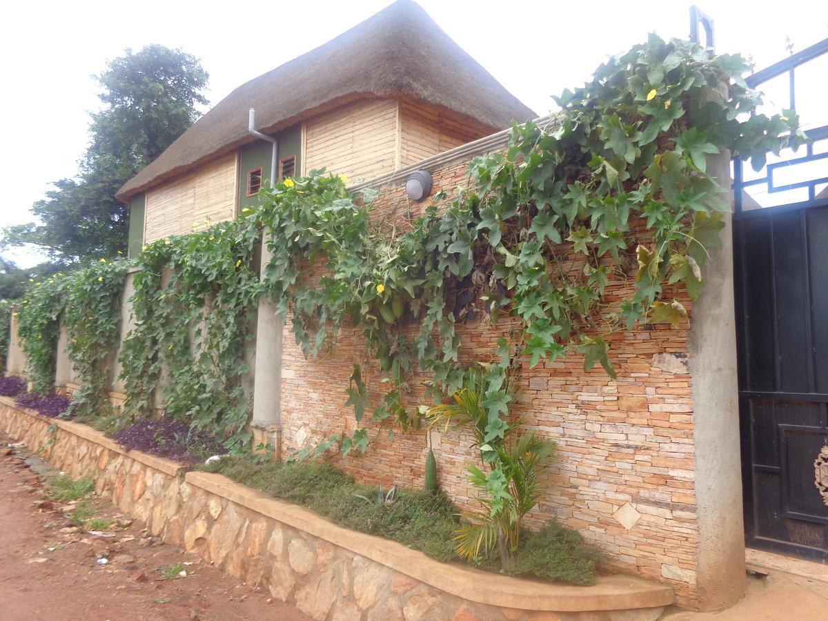 Unik Hotel Kireka Exterior photo