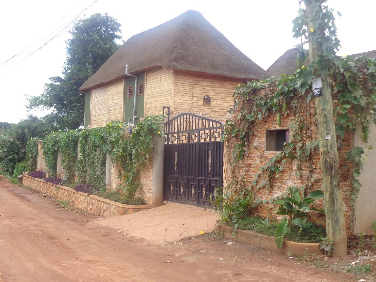 Unik Hotel Kireka Exterior photo