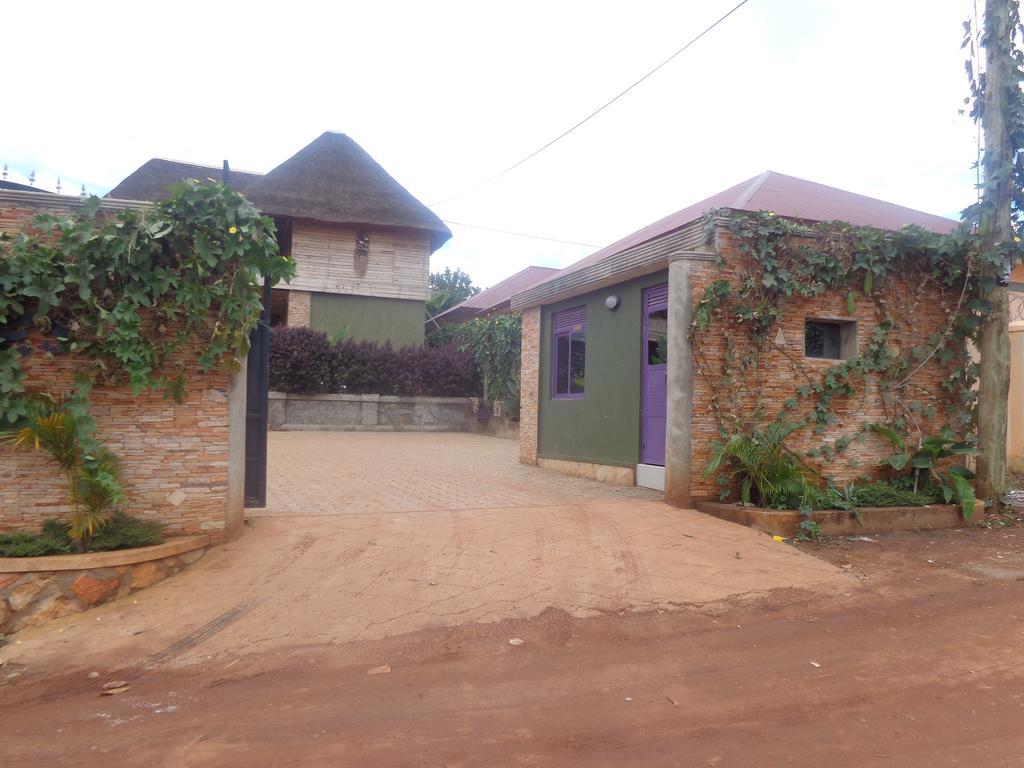 Unik Hotel Kireka Exterior photo